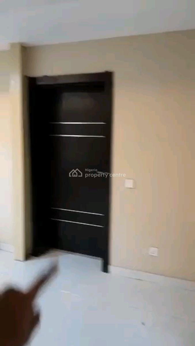a Relatively New and Standard 2bedroom Apartment, Groundfloor, Lawanson, Surulere, Lagos, Flat / Apartment for Rent