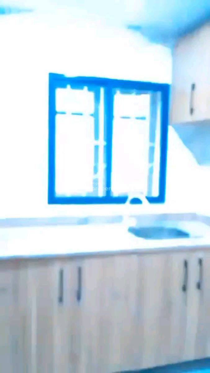 a Relatively New and Standard 2bedroom Apartment, Groundfloor, Lawanson, Surulere, Lagos, Flat / Apartment for Rent
