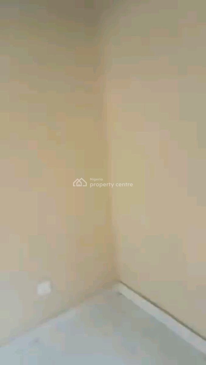 a Relatively New and Standard 2bedroom Apartment, Groundfloor, Lawanson, Surulere, Lagos, Flat / Apartment for Rent