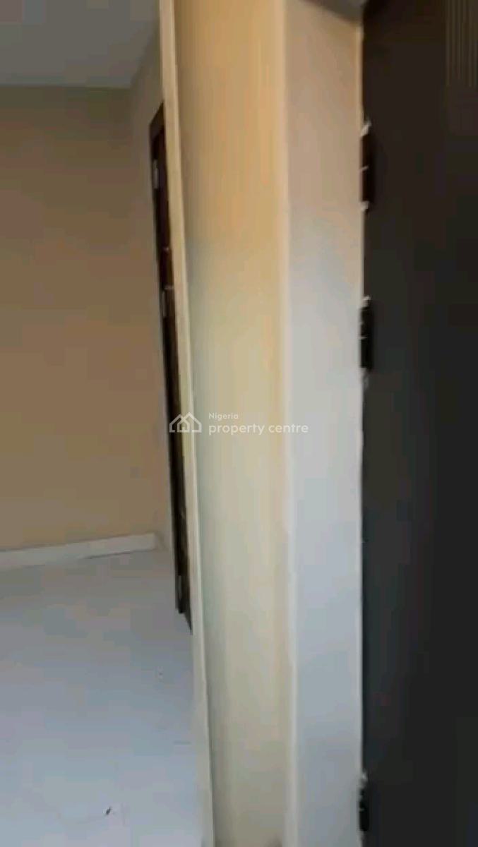 a Relatively New and Standard 2bedroom Apartment, Groundfloor, Lawanson, Surulere, Lagos, Flat / Apartment for Rent