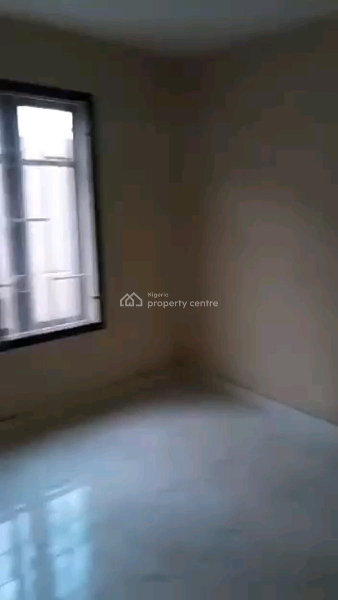 a Relatively New and Standard 2bedroom Apartment, Groundfloor, Lawanson, Surulere, Lagos, Flat / Apartment for Rent