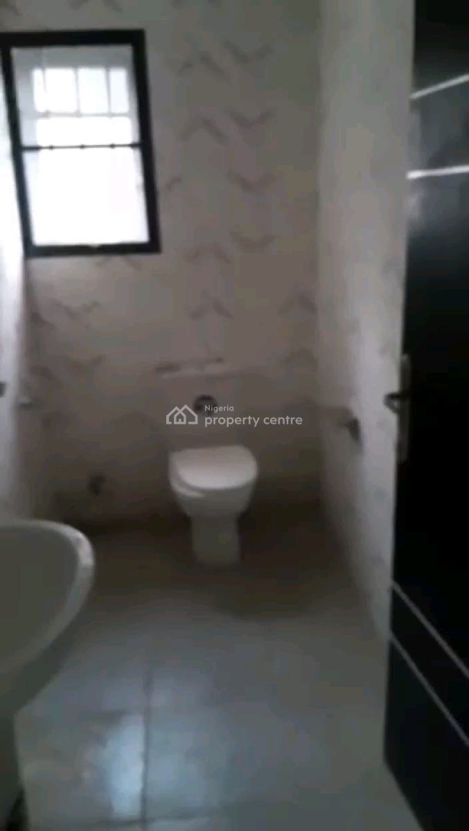 a Relatively New and Standard 2bedroom Apartment, Groundfloor, Lawanson, Surulere, Lagos, Flat / Apartment for Rent
