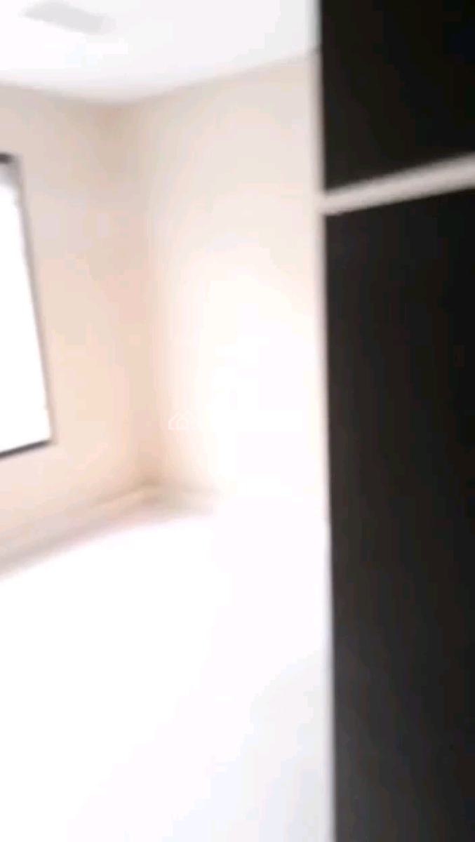a Relatively New and Standard 2bedroom Apartment, Groundfloor, Lawanson, Surulere, Lagos, Flat / Apartment for Rent