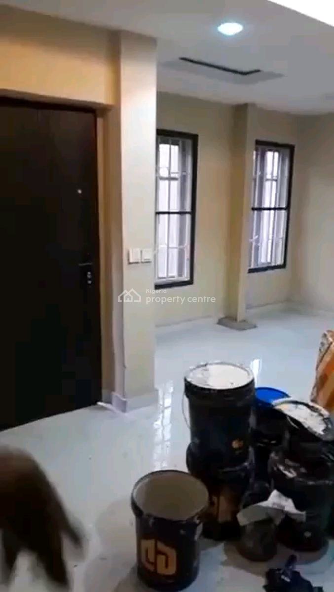 a Relatively New and Standard 2bedroom Apartment, Groundfloor, Lawanson, Surulere, Lagos, Flat / Apartment for Rent