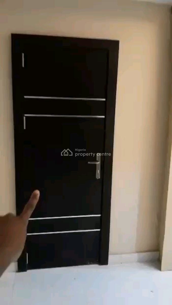 a Relatively New and Standard 2bedroom Apartment, Groundfloor, Lawanson, Surulere, Lagos, Flat / Apartment for Rent