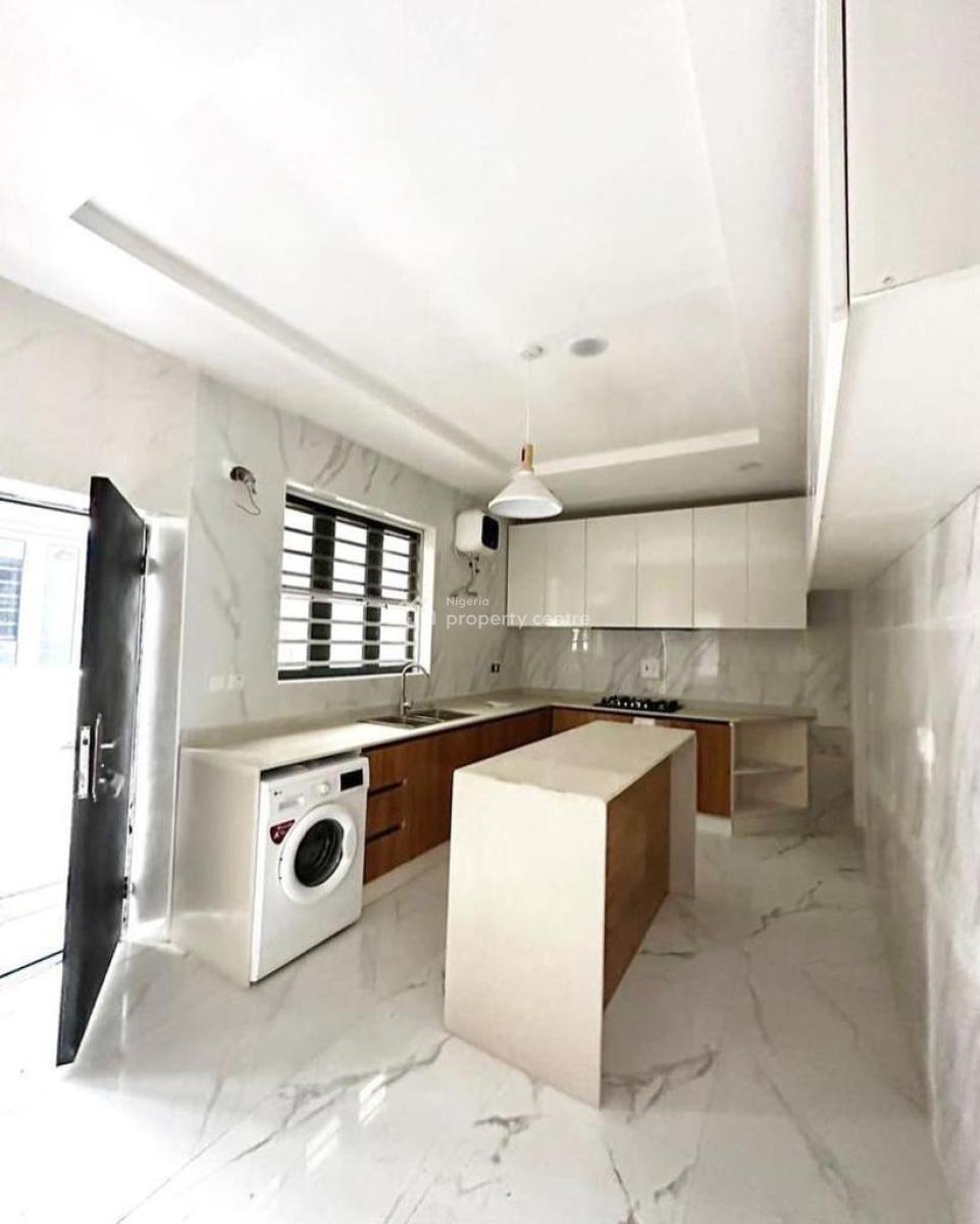 Communal and Serviced with 24/7 Power Supply 5 Bedroom En-suite Detach, Ikoyi, Lagos, Semi-detached Duplex for Rent