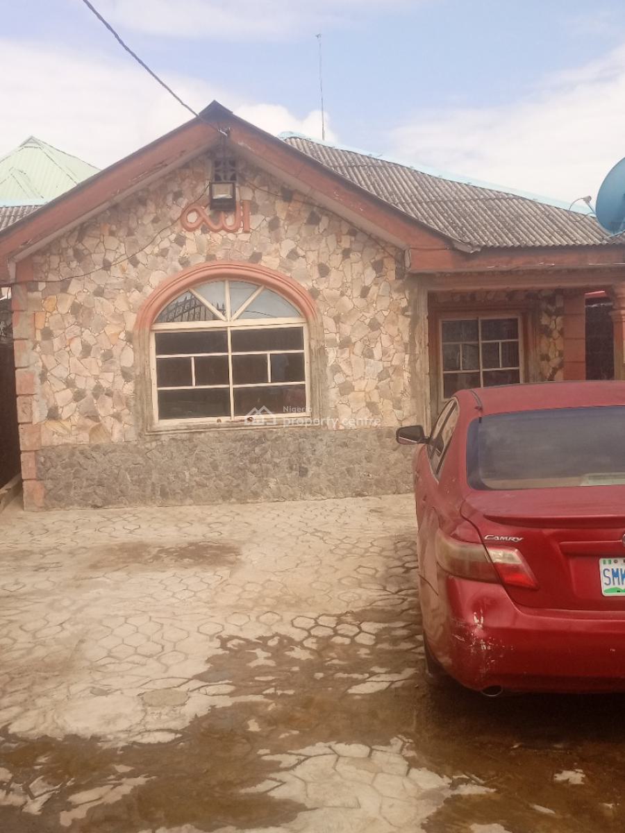 5 Bedroom Detached Bungalow for in Ogolonto, Unity Avenue, Ipakodo Ebute, 47 Dedogbe Street, Ebute, Ikorodu, Lagos, Detached Bungalow for Sale