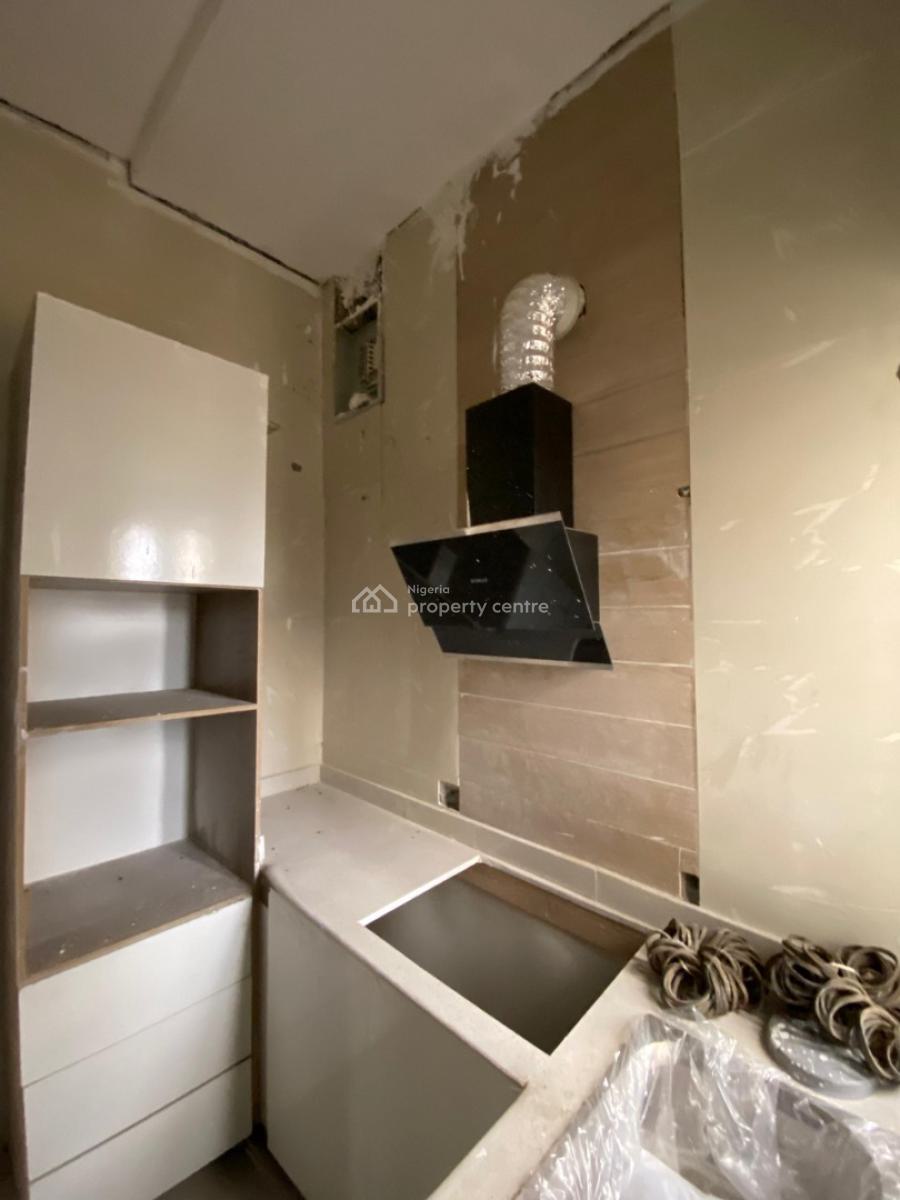 Distress 3 Bedroom Duplex, Harris Drive, Vgc, Lekki, Lagos, Terraced Duplex for Sale
