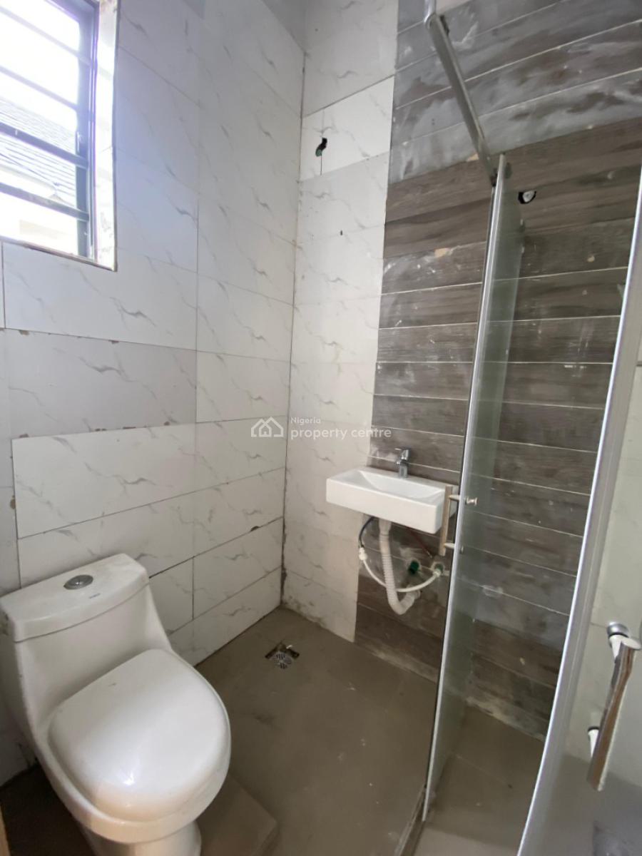 Distress 3 Bedroom Duplex, Harris Drive, Vgc, Lekki, Lagos, Terraced Duplex for Sale