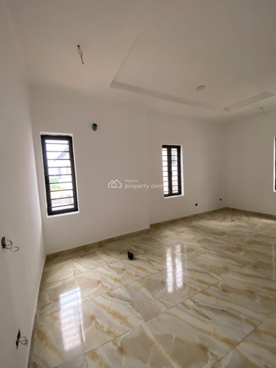 Distress 3 Bedroom Duplex, Harris Drive, Vgc, Lekki, Lagos, Terraced Duplex for Sale