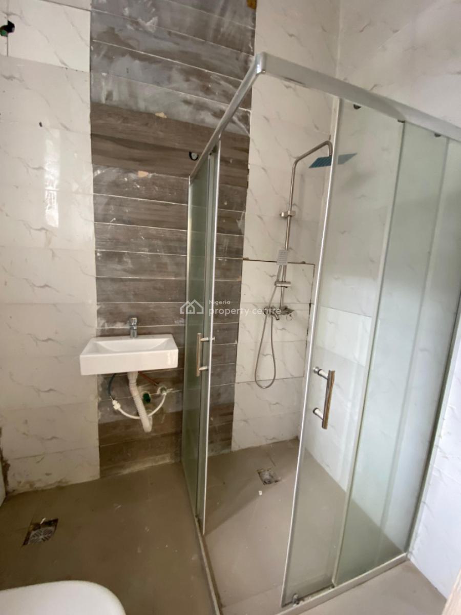 Distress 3 Bedroom Duplex, Harris Drive, Vgc, Lekki, Lagos, Terraced Duplex for Sale