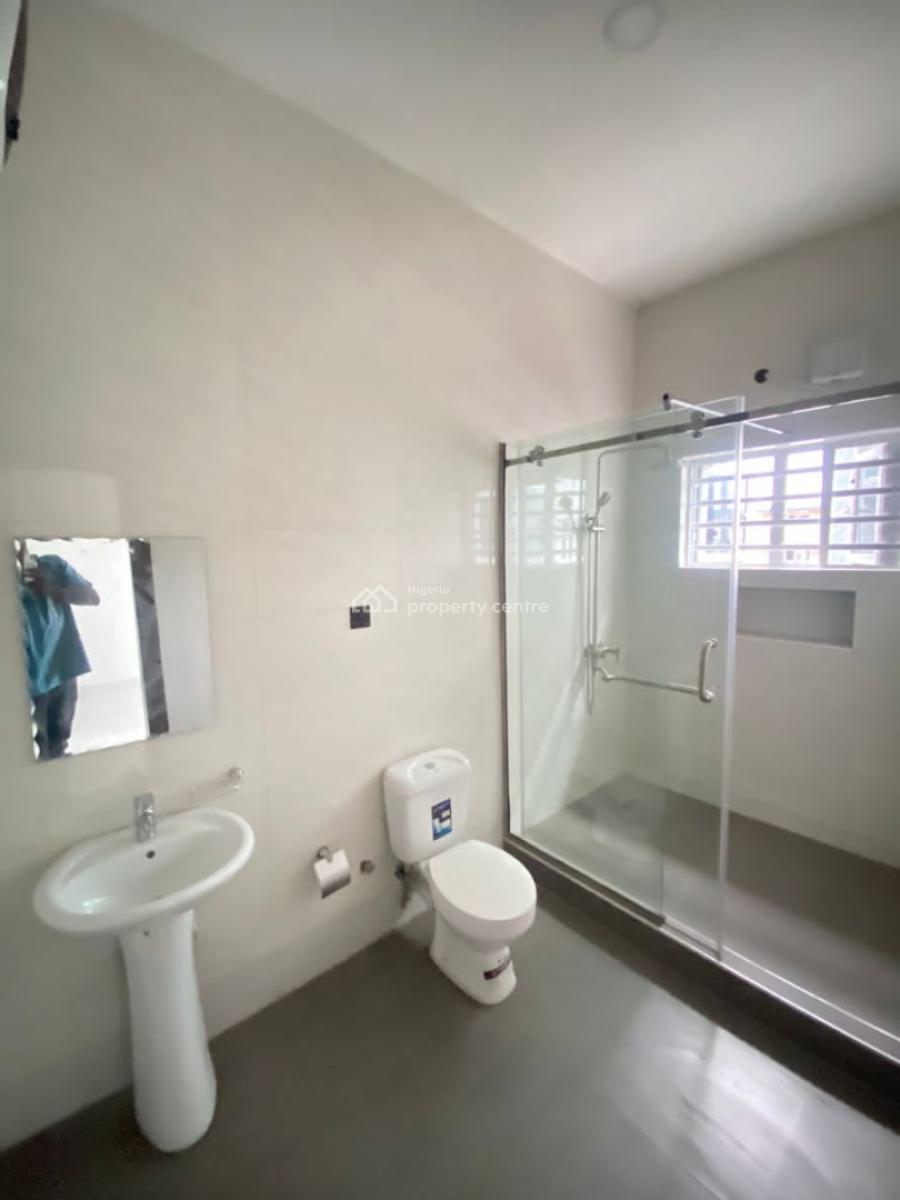 Luxurious 4 Bedrooms Maisonette with Balcony and Bq, Mobile Road, Lekki Phase 2, Lekki, Lagos, Flat / Apartment for Rent