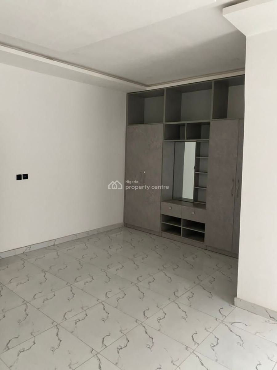 Luxurious 4 Bedrooms Maisonette with Balcony and Bq, Mobile Road, Lekki Phase 2, Lekki, Lagos, Flat / Apartment for Rent