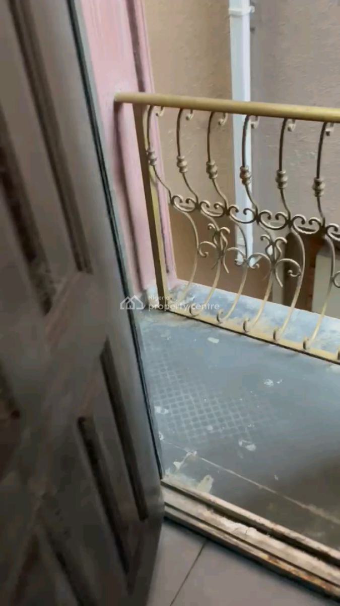 Standard and Spacious Room Self Contained, Adekunle, Yaba, Lagos, Self Contain (single Rooms) for Rent