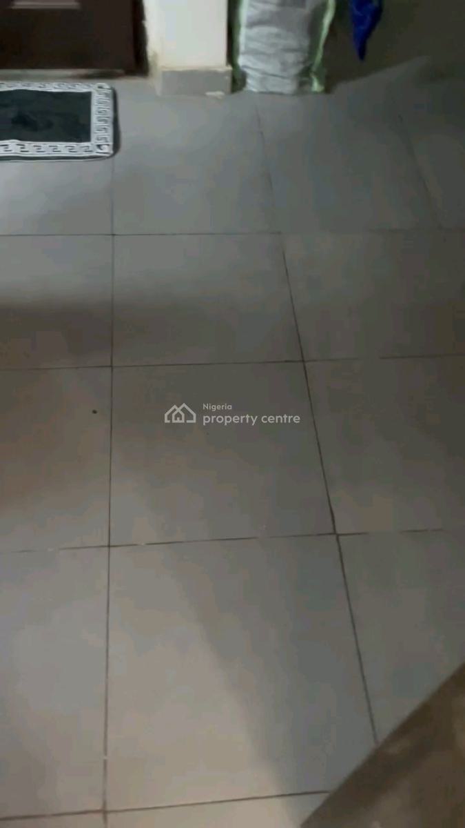 Standard and Spacious Room Self Contained, Adekunle, Yaba, Lagos, Self Contain (single Rooms) for Rent