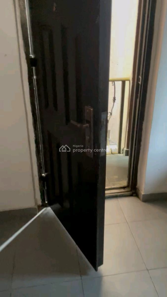 Standard and Spacious Room Self Contained, Adekunle, Yaba, Lagos, Self Contain (single Rooms) for Rent