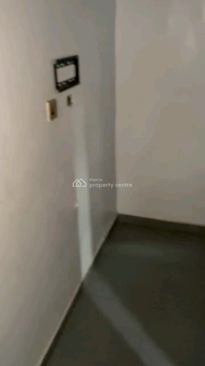 Standard and Spacious Room Self Contained, Adekunle, Yaba, Lagos, Self Contain (single Rooms) for Rent