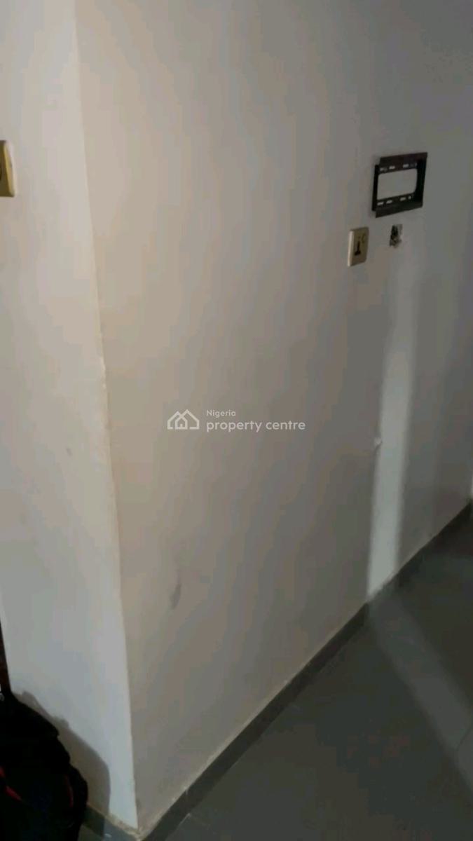 Standard and Spacious Room Self Contained, Adekunle, Yaba, Lagos, Self Contain (single Rooms) for Rent