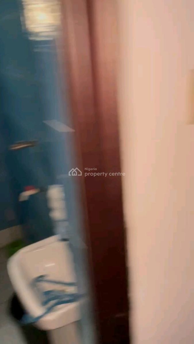 Standard and Spacious Room Self Contained, Adekunle, Yaba, Lagos, Self Contain (single Rooms) for Rent