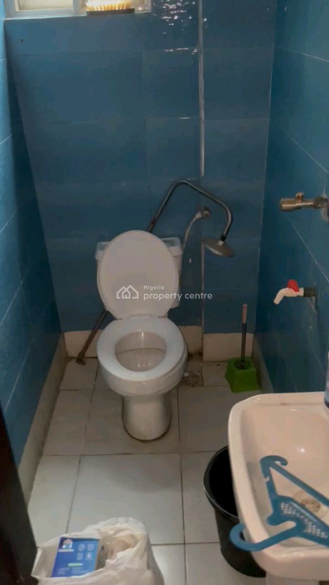 Standard and Spacious Room Self Contained, Adekunle, Yaba, Lagos, Self Contain (single Rooms) for Rent