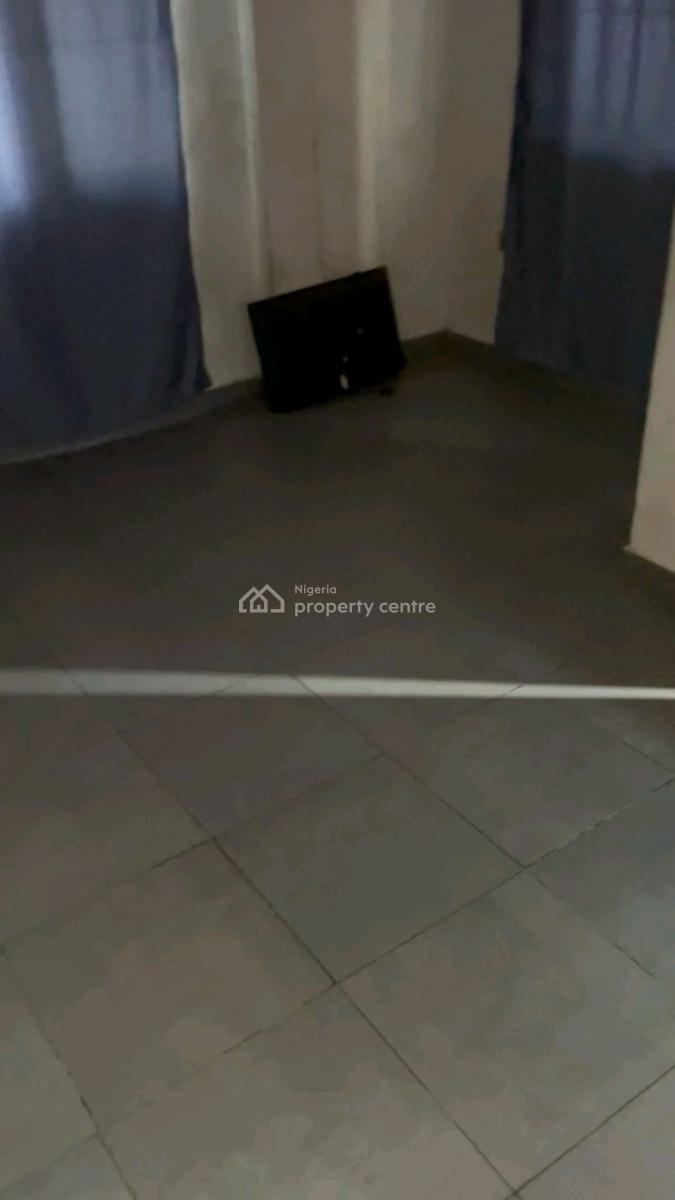 Standard and Spacious Room Self Contained, Adekunle, Yaba, Lagos, Self Contain (single Rooms) for Rent