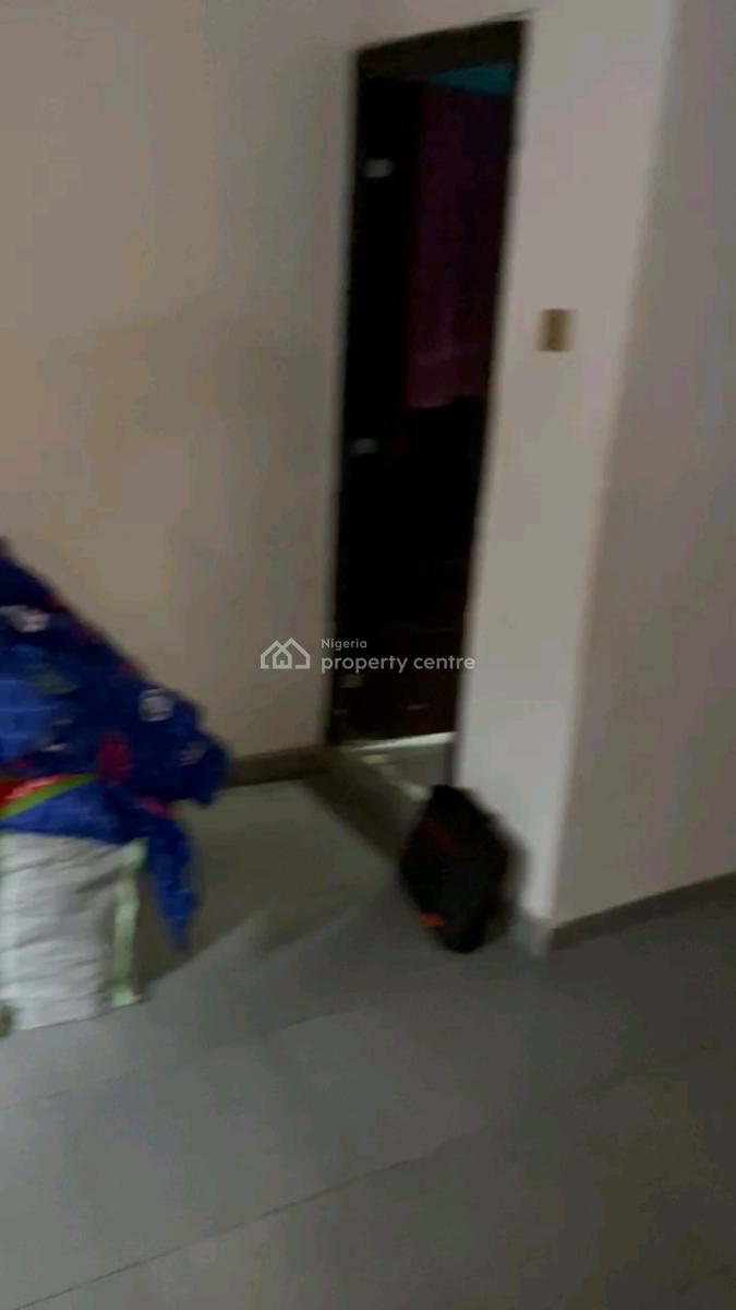 Standard and Spacious Room Self Contained, Adekunle, Yaba, Lagos, Self Contain (single Rooms) for Rent