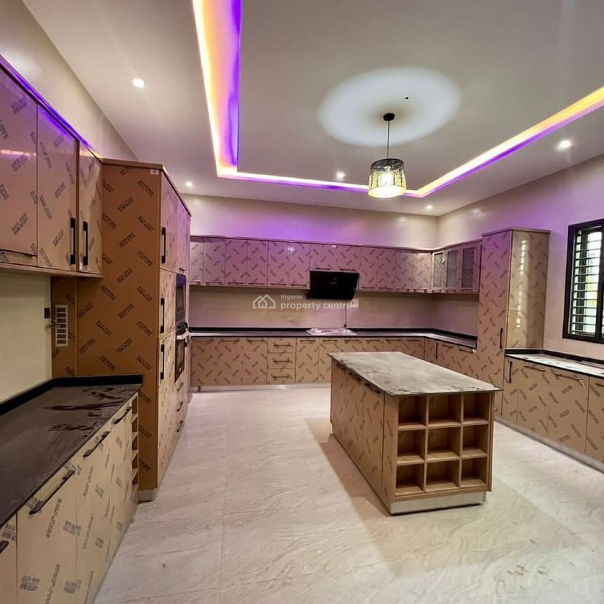 5 Bedrooms Fully Detached Duplex, Guzape District, Abuja, Detached Duplex for Sale