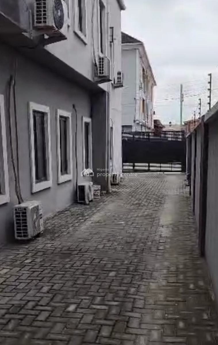 and Relatively New 3brm Ground Flat with All Rooms Ensuite and Guest T, Dapo Fafiade Street, Off Pedro Police Station Road, Pedro. Working Cla, Pedro, Gbagada, Lagos, Flat / Apartment for Rent