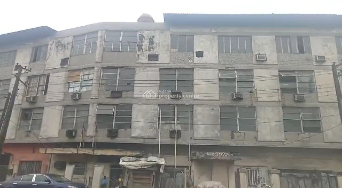 Distress House Land Size 1902sq at Apapa, Commercial Road Apapa Lagos, Apapa, Lagos, Block of Flats for Sale