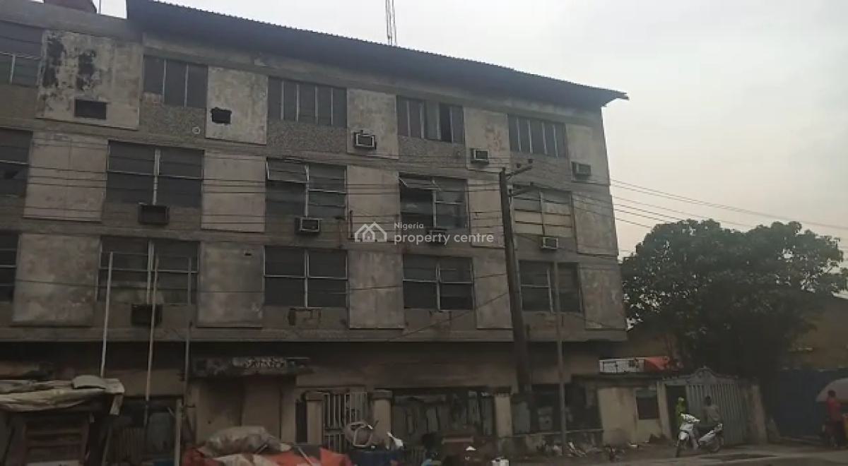Distress House Land Size 1902sq at Apapa, Commercial Road Apapa Lagos, Apapa, Lagos, Block of Flats for Sale