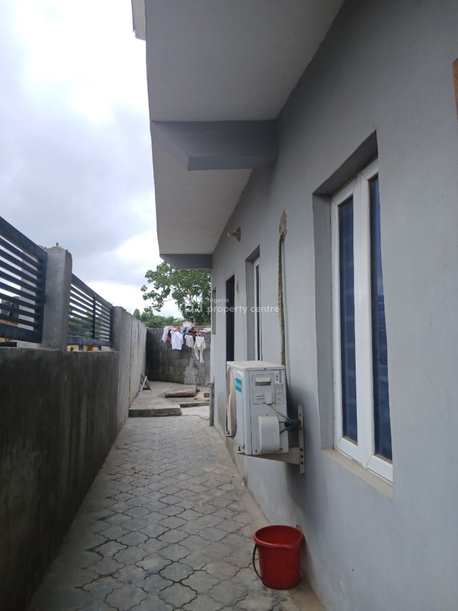 Really Fine Self, Yaba, Lagos, Self Contain (single Rooms) for Rent