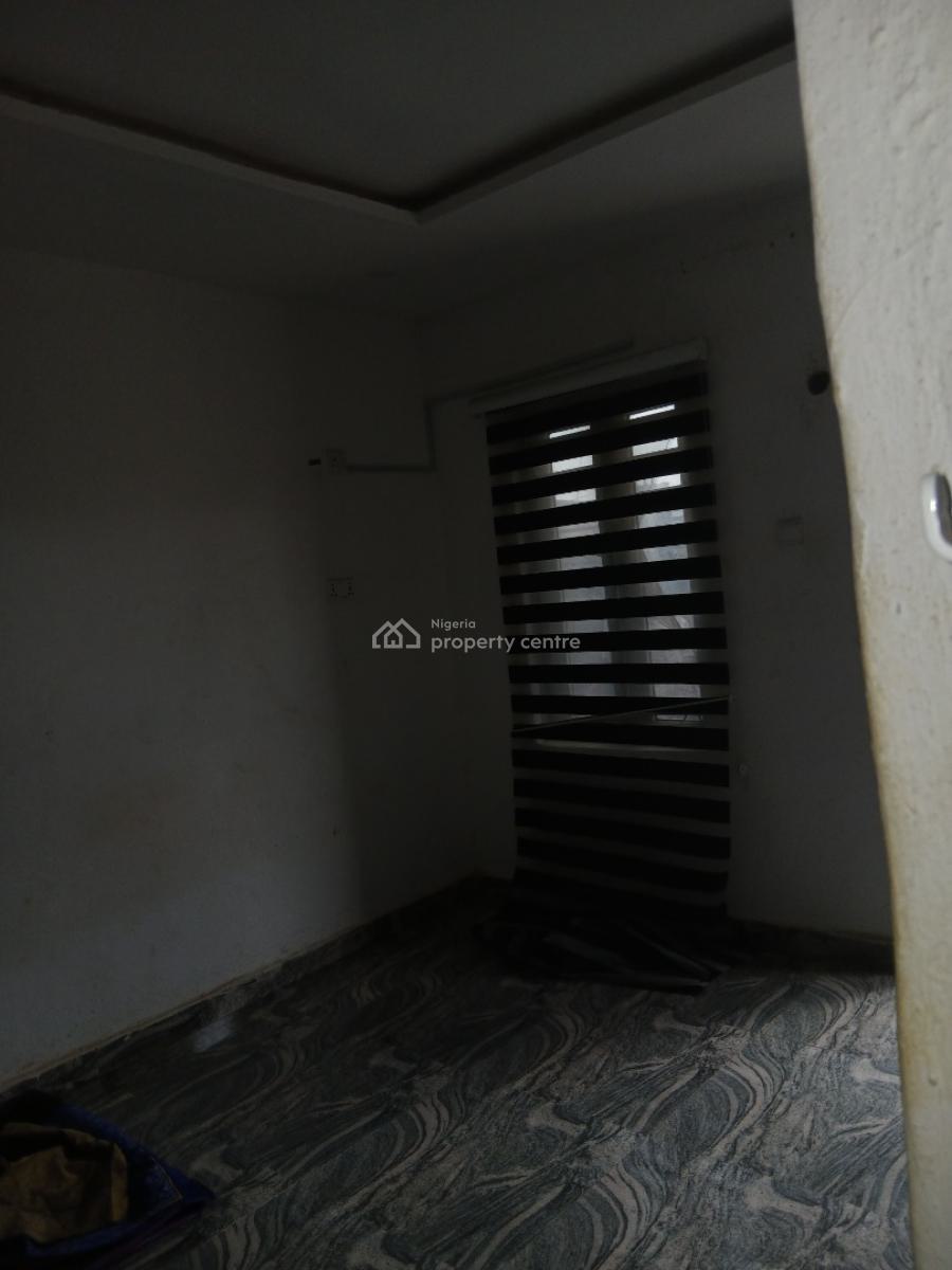 Really Fine Self, Yaba, Lagos, Self Contain (single Rooms) for Rent