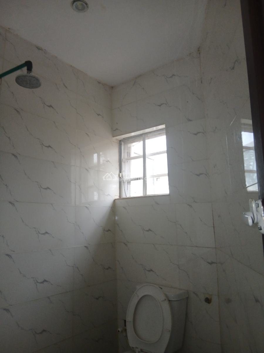 Really Fine Self, Yaba, Lagos, Self Contain (single Rooms) for Rent