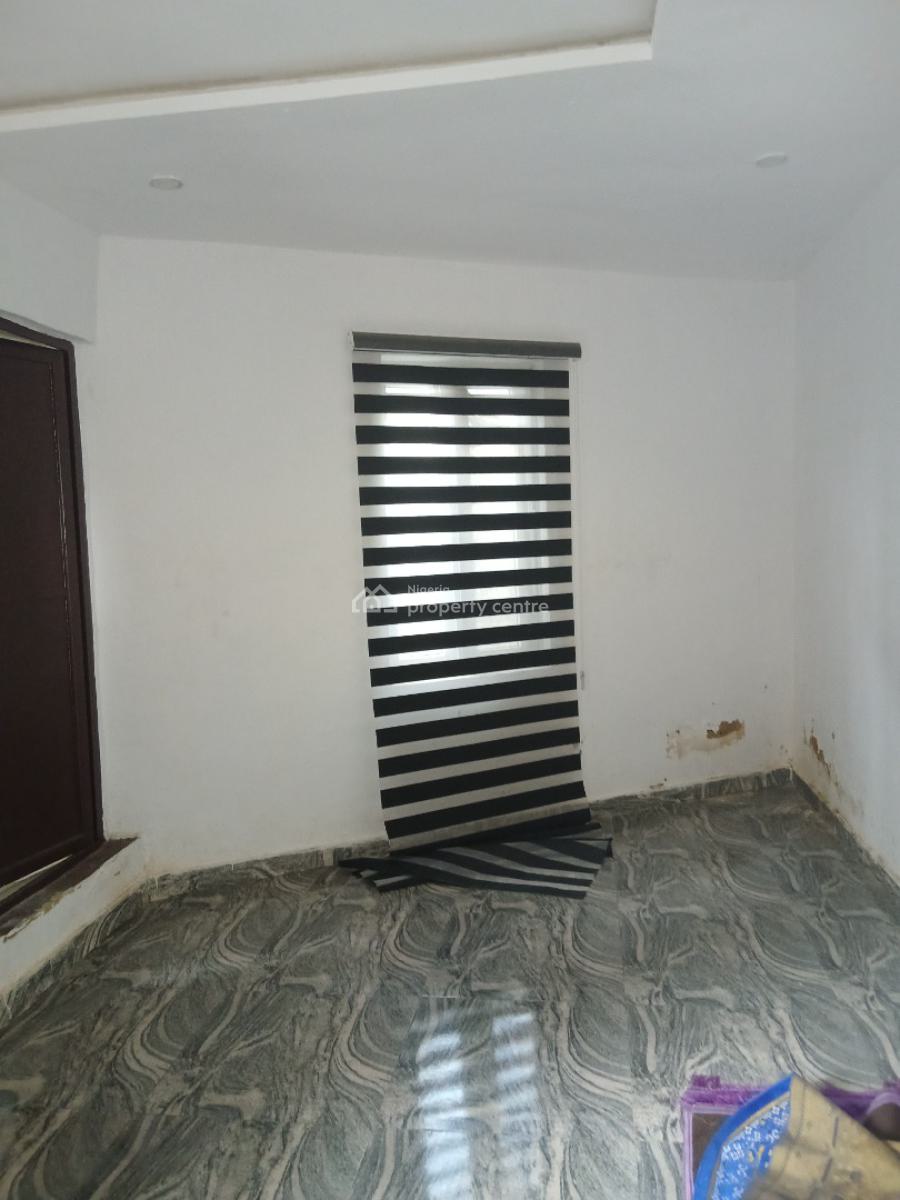 Really Fine Self, Yaba, Lagos, Self Contain (single Rooms) for Rent
