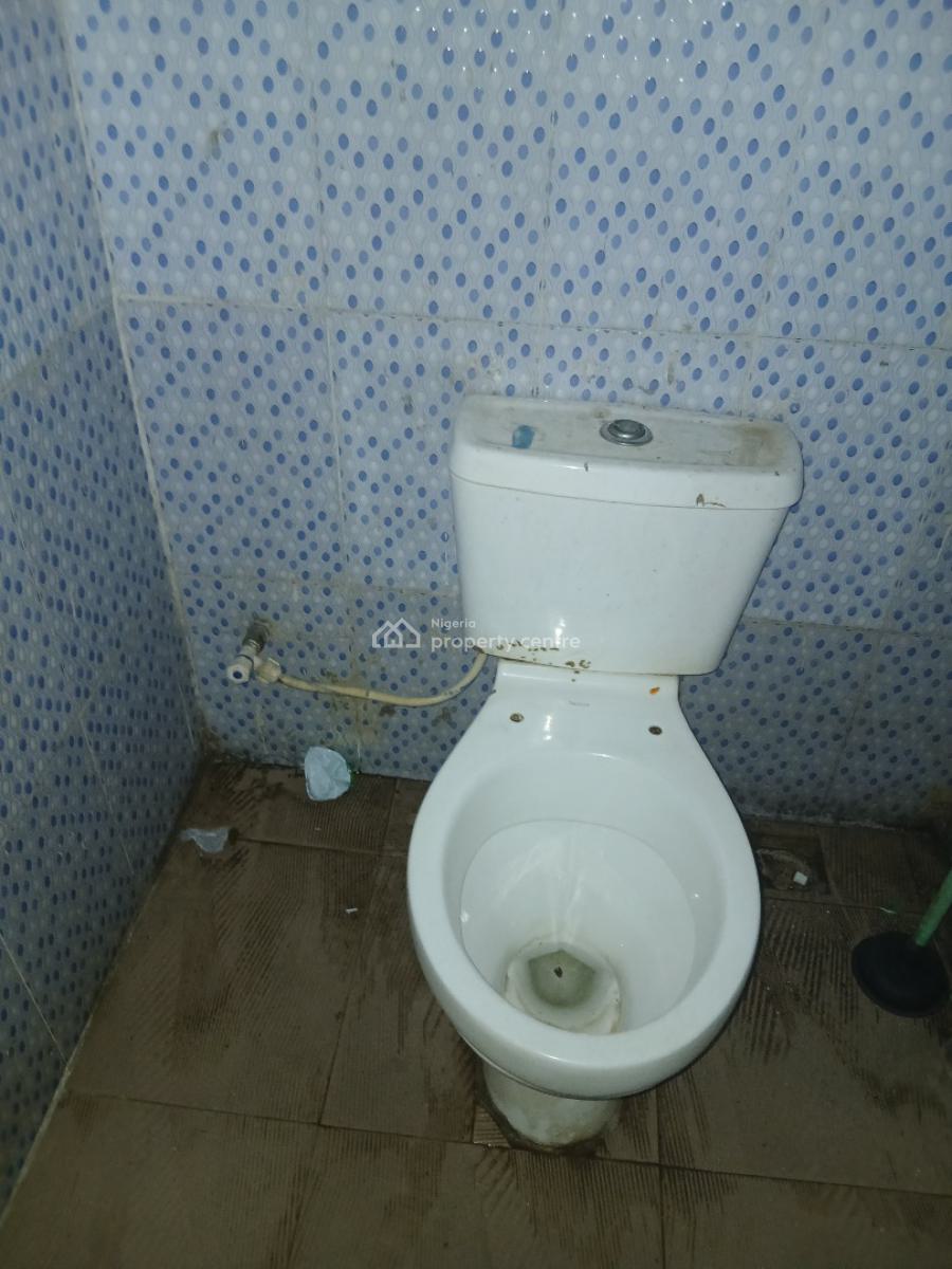 Standard Roomself, Yaba, Lagos, Self Contain (single Rooms) for Rent