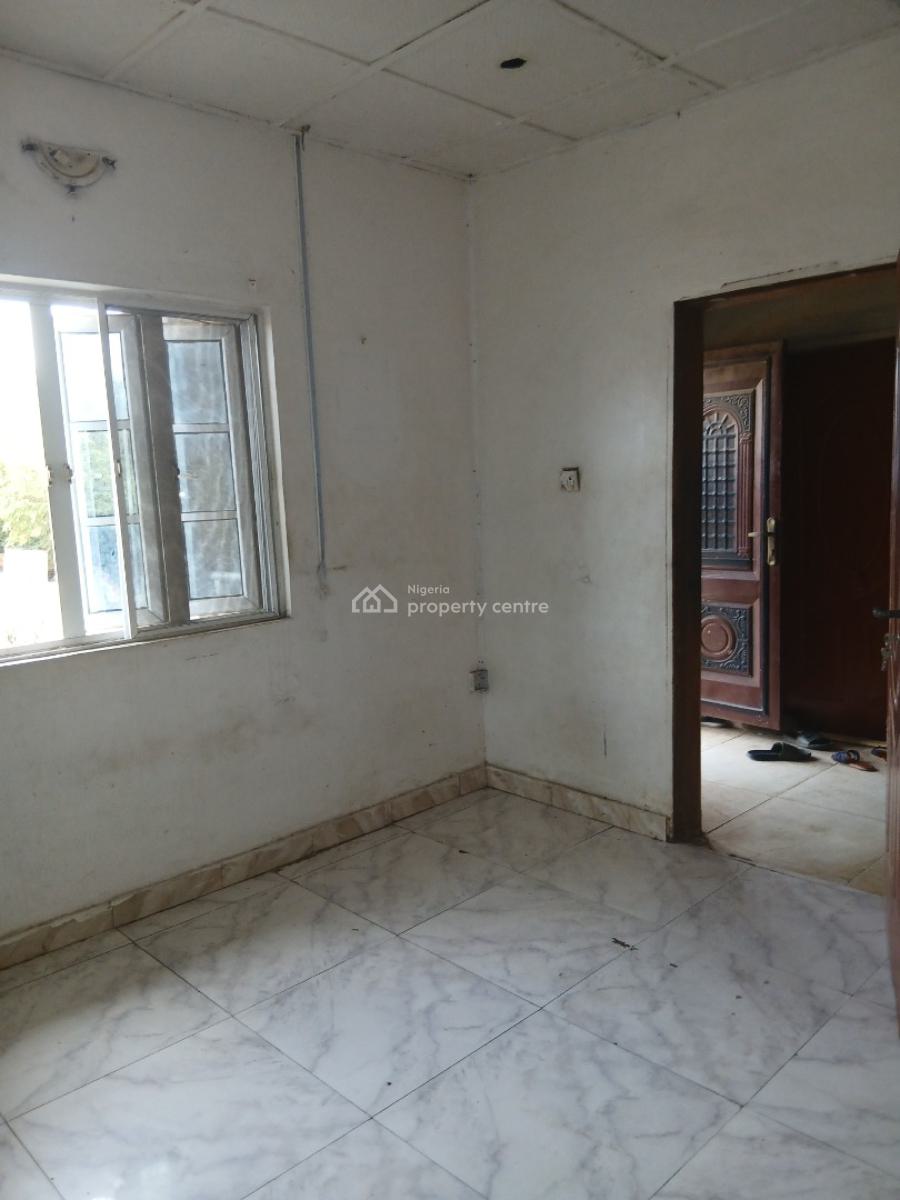 Standard Roomself, Yaba, Lagos, Self Contain (single Rooms) for Rent