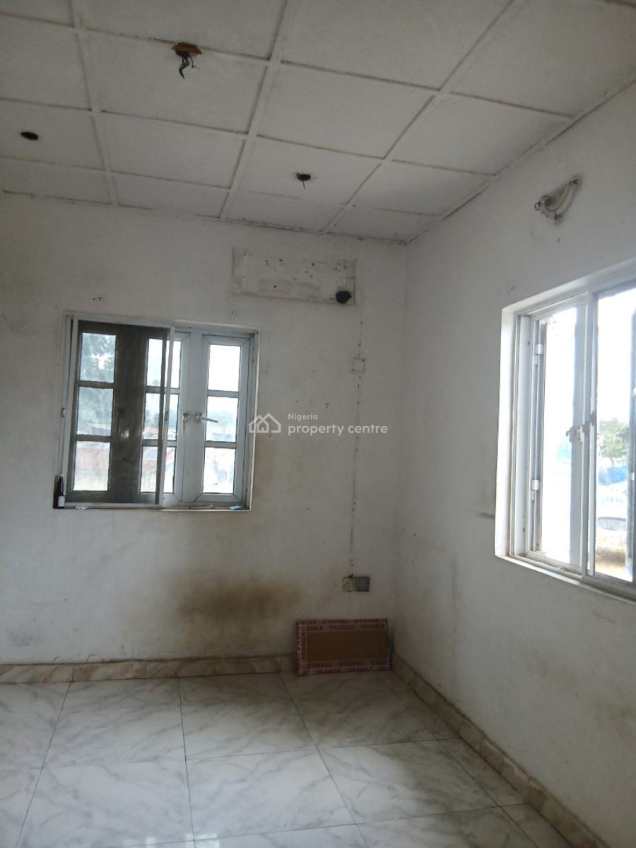 Standard Roomself, Yaba, Lagos, Self Contain (single Rooms) for Rent