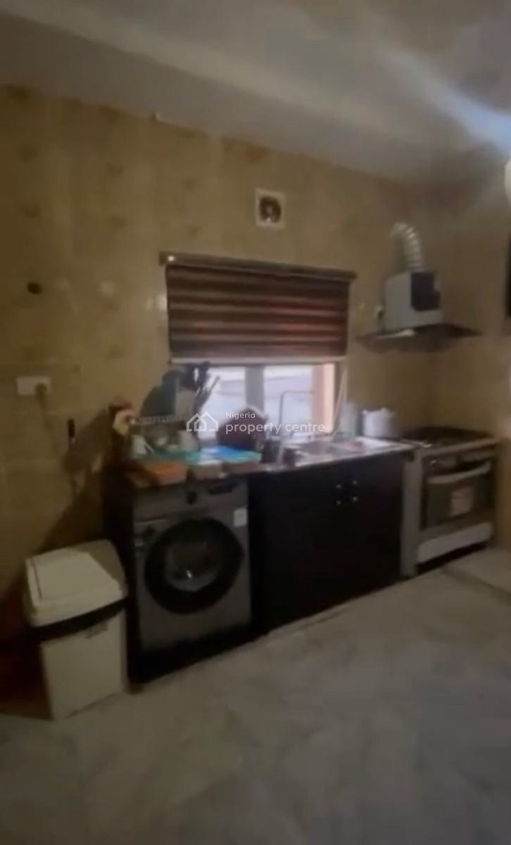 Massive Spacious 3bedroom En-suite Flat +bq, Life Camp Main, Life Camp, Abuja, Block of Flats for Sale