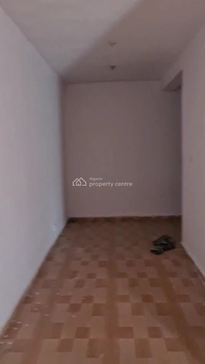 Modern Mini Warehouse Good for Business, Facing Major Road, Ejigbo-ikotun Egbe Road Lagos, Ejigbo, Lagos, Commercial Property for Rent
