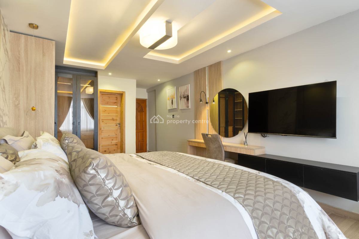 Deluxe 3 Bedroom Apartment W/waterfront Views, Ps5, Pool & More, Off Admiralty Way, Lekki Phase 1, Lekki, Lagos, Flat / Apartment Short Let