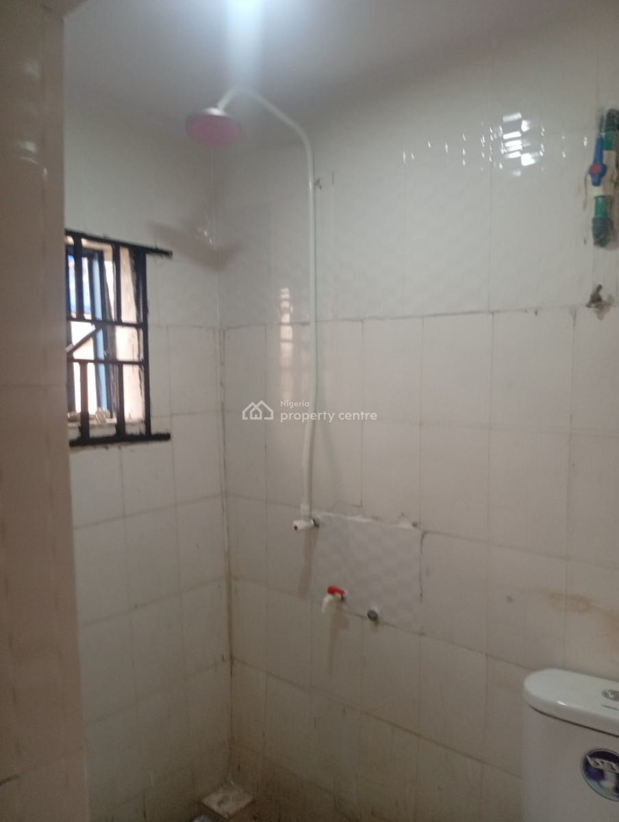 Executive 2 Bedroom Flat, Off Ajuwon Akute Road, Ojodu Berger, Ojodu, Lagos, Flat / Apartment for Rent
