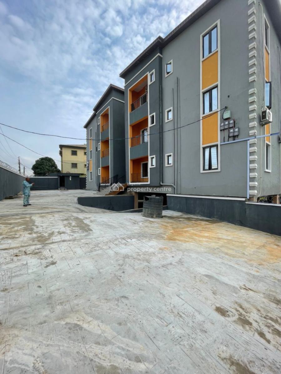 Newly Built 3 Bedrooms Flat All Rooms Ensuite with a Maids Room, Guest, Soluyi, Gbagada, Lagos, Flat / Apartment for Sale