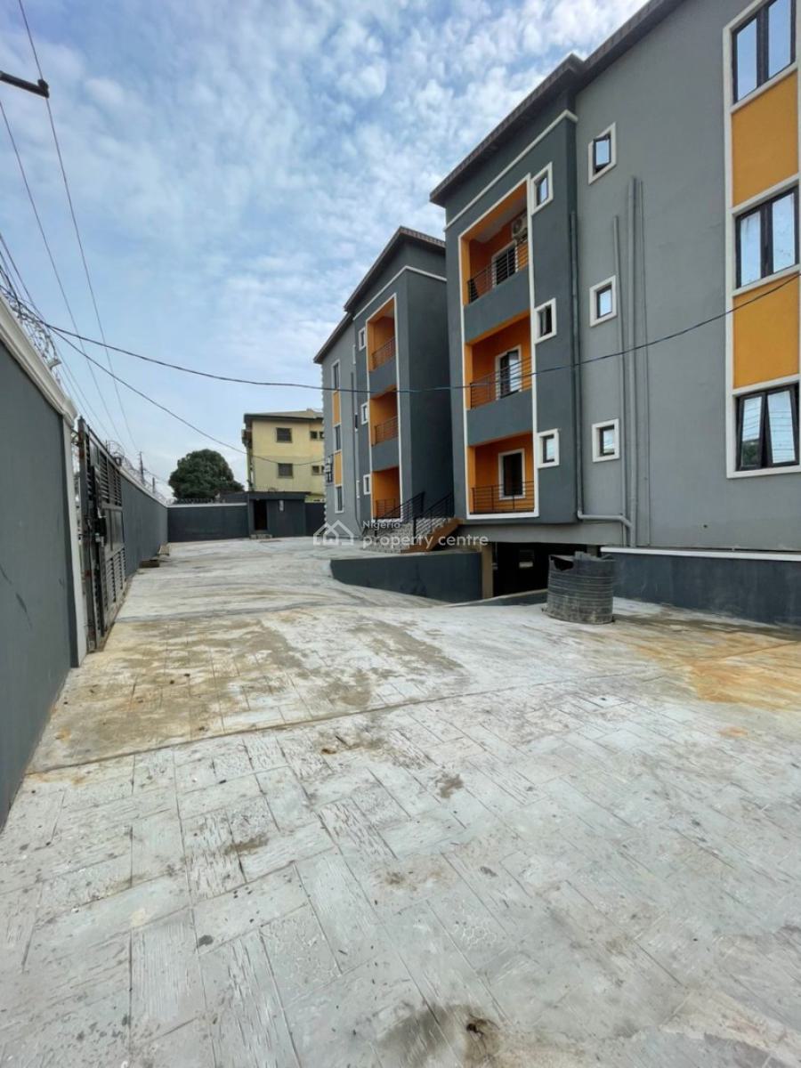 Newly Built 3 Bedrooms Flat All Rooms Ensuite with a Maids Room, Guest, Soluyi, Gbagada, Lagos, Flat / Apartment for Sale