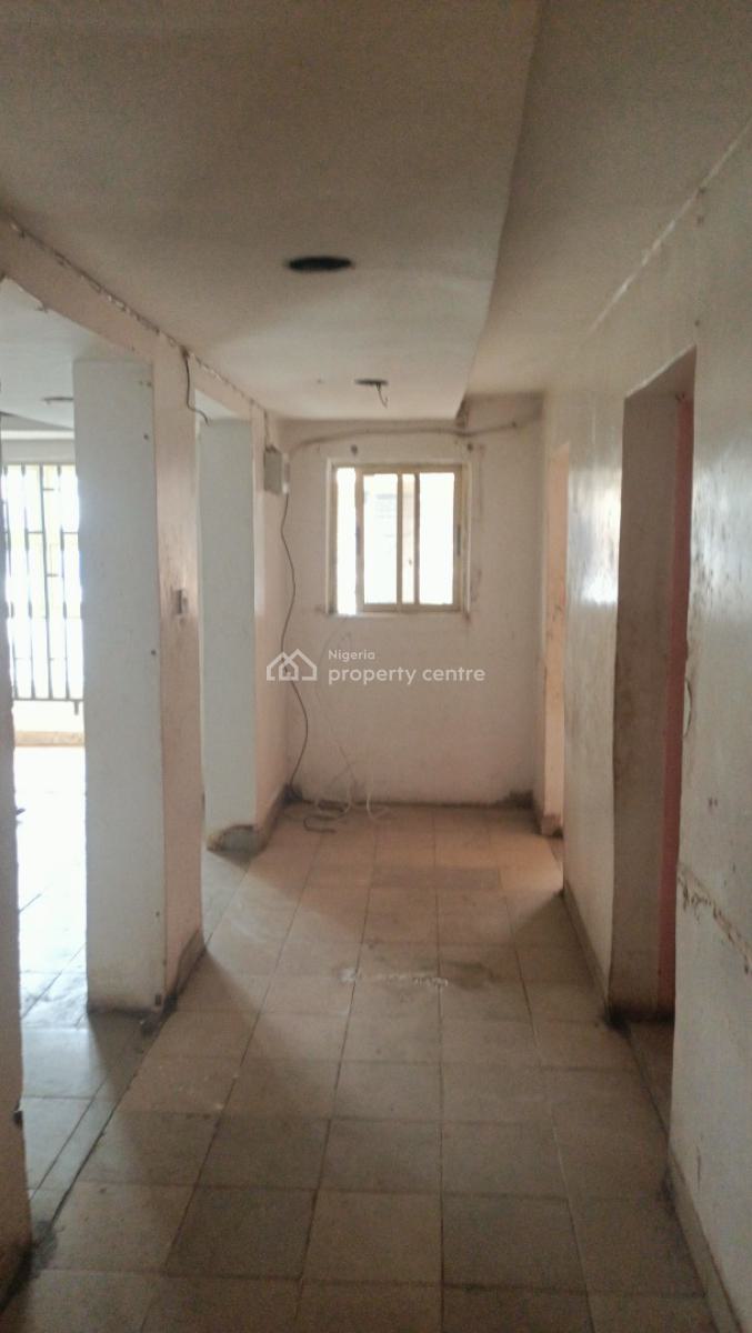 4 Rooms Ground Floor Showroom, Off Toyin Street, Ikeja, Lagos, Shop for Rent