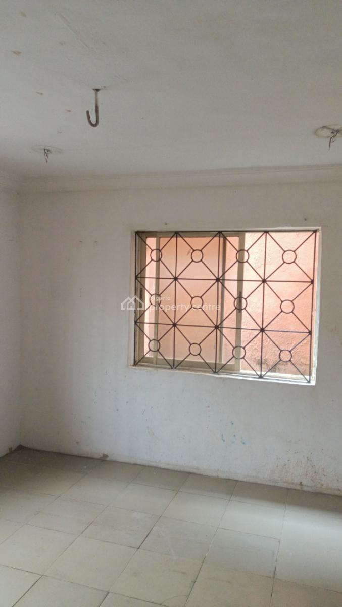 4 Rooms Ground Floor Showroom, Off Toyin Street, Ikeja, Lagos, Shop for Rent