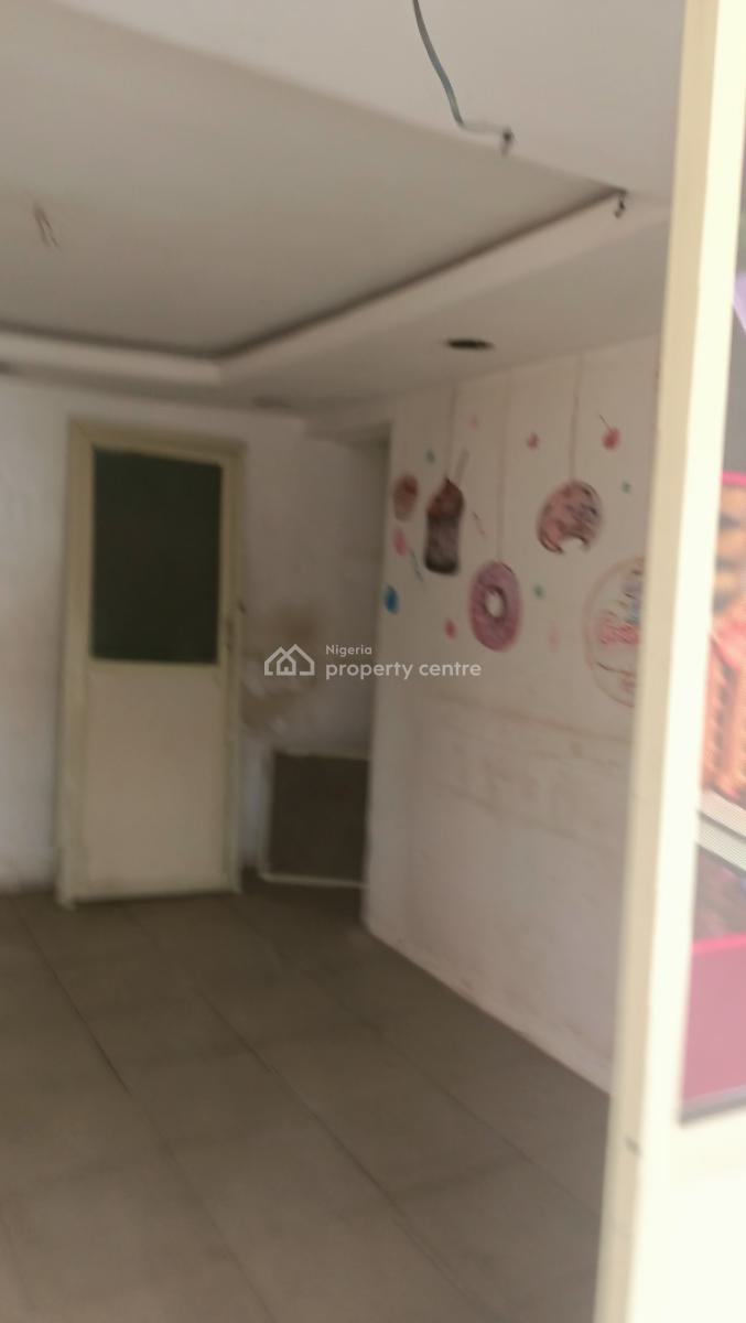 4 Rooms Ground Floor Showroom, Off Toyin Street, Ikeja, Lagos, Shop for Rent