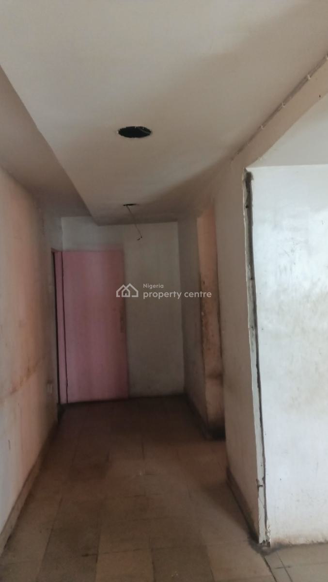4 Rooms Ground Floor Showroom, Off Toyin Street, Ikeja, Lagos, Shop for Rent