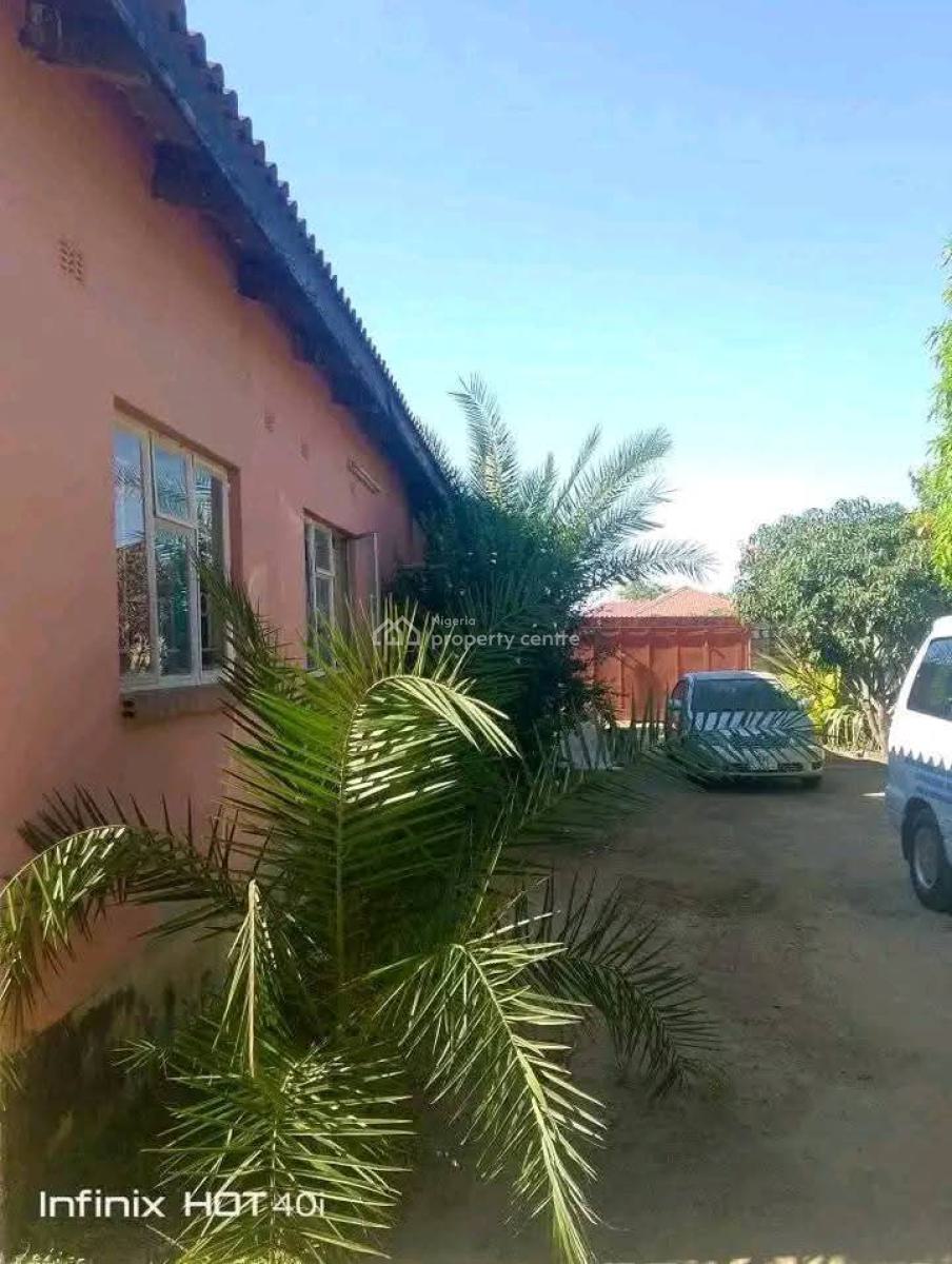 2 Bedroom Flat, Bariga, Shomolu, Lagos, House for Sale