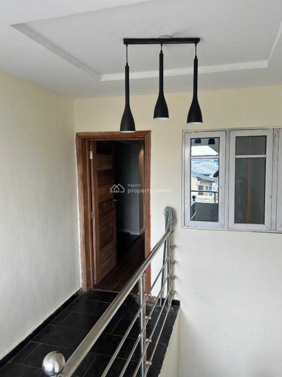 1 Bedroom Penthouse Apartment, Ilesanmi Street Off Masha Bus Stop Surulere, Surulere, Lagos, Mini Flat (room and Parlour) Short Let
