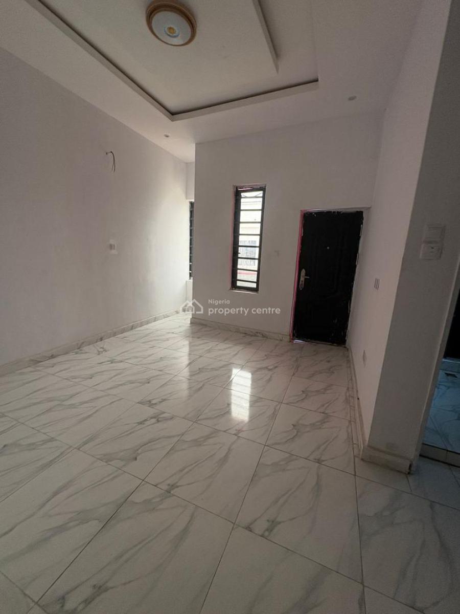 3 Bedroom Apartment  : Ikota, Lekki : 4.5m   Agency: 10, Ikota, Lekki, Lagos, Flat / Apartment for Rent